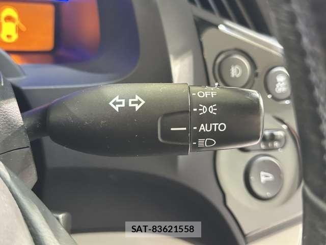 Honda CR-Z 2010-04 7271758-11