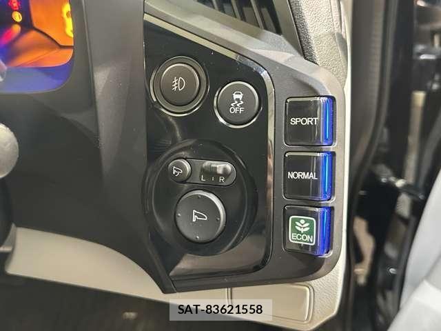 Honda CR-Z 2010-04 7271758-13