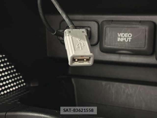 Honda CR-Z 2010-04 7271758-23