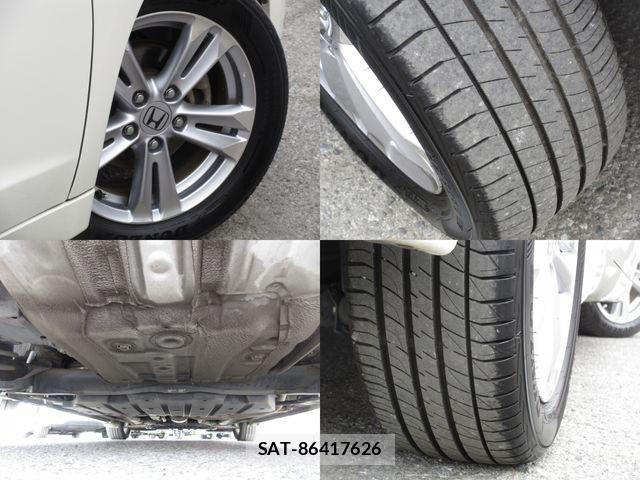 Honda CR-Z 2010-05 7326446-13