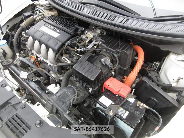 Honda CR-Z 2010-05 7326446-17
