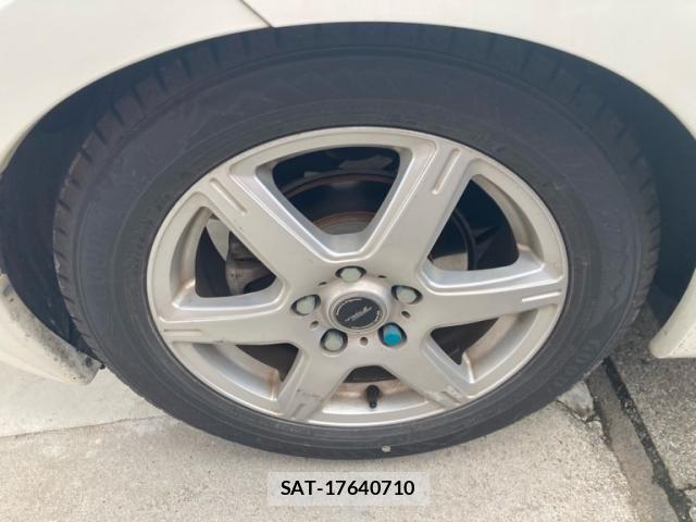 Honda CR-Z 2010-03 7357348-10