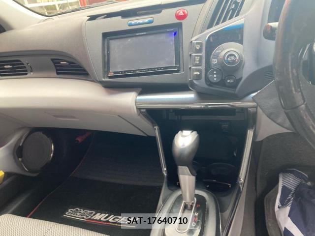 Honda CR-Z 2010-03 7357348-17