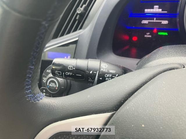 Honda CR-Z 2010-05 7453715-11