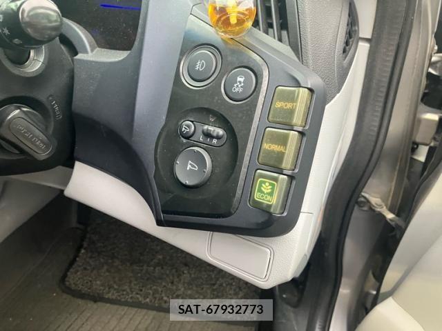Honda CR-Z 2010-05 7453715-17