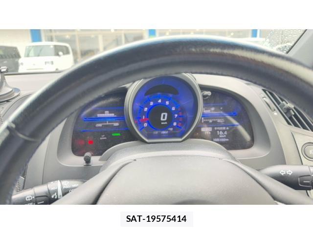 Honda CR-Z 2012-06 7615896-16