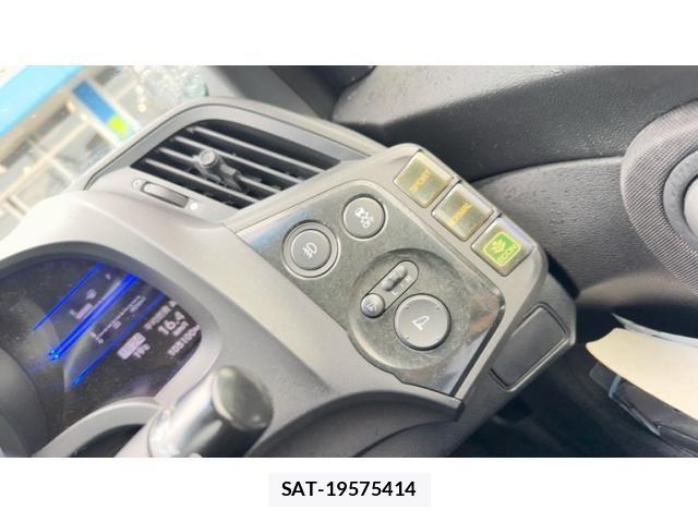 Honda CR-Z 2012-06 7615896-18
