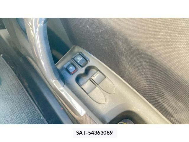 Honda CR-Z 2011-12 7615898-23