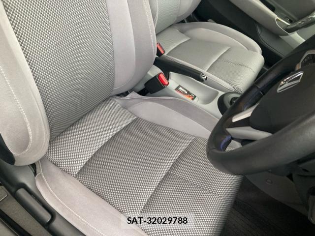 Honda CR-Z 2010-07 7615899-6
