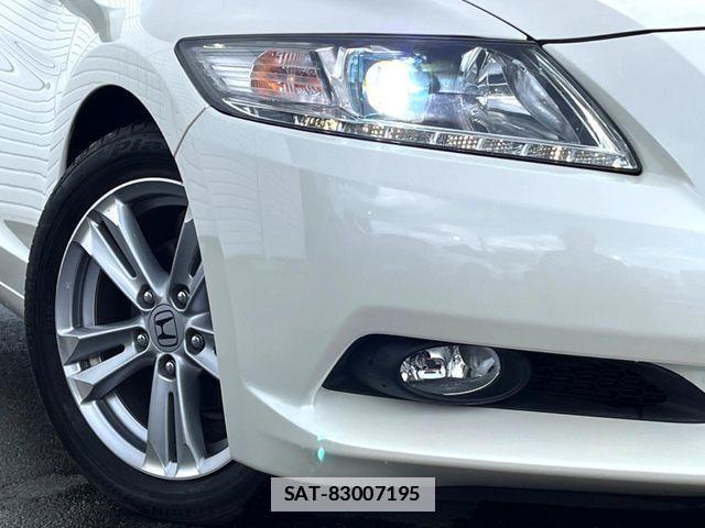 Honda CR-Z 2010-08 7875945-13