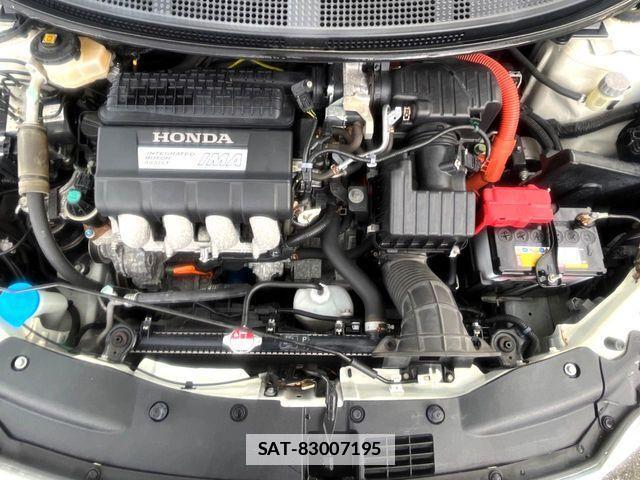 Honda CR-Z 2010-08 7875945-17