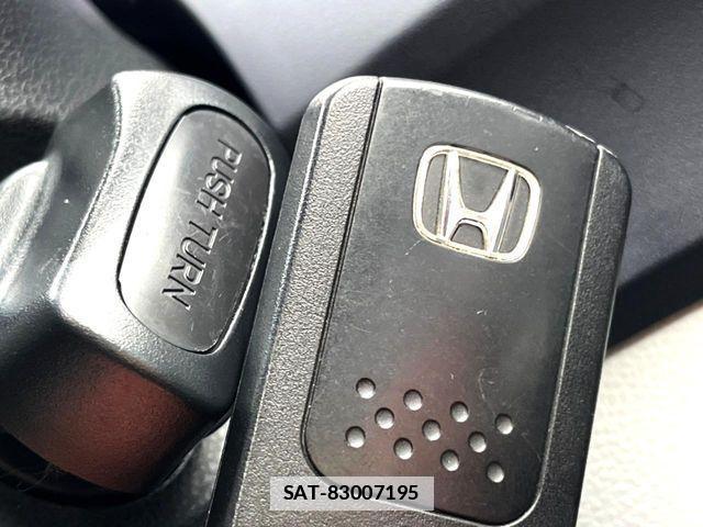 Honda CR-Z 2010-08 7875945-6