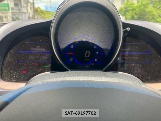 Honda CR-Z 2010-05 7875944-21