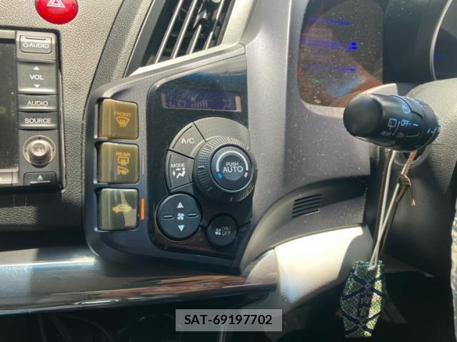 Honda CR-Z 2010-05 7875944-22
