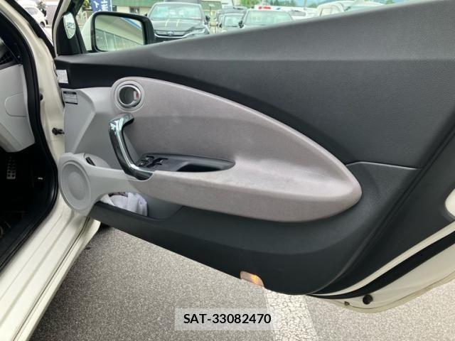 Honda CR-Z 2010-03 8098697-11