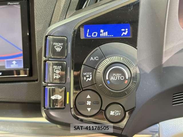 Honda CR-Z 2012-06 8129552-14