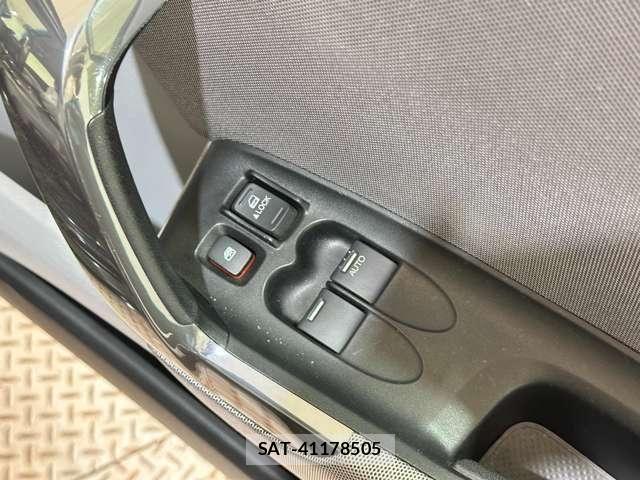 Honda CR-Z 2012-06 8129552-15