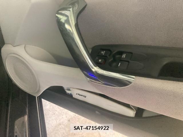 Honda CR-Z 2010-02 8229445-12