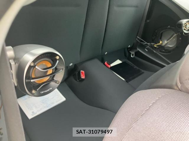Honda CR-Z 2010-10 8244940-11
