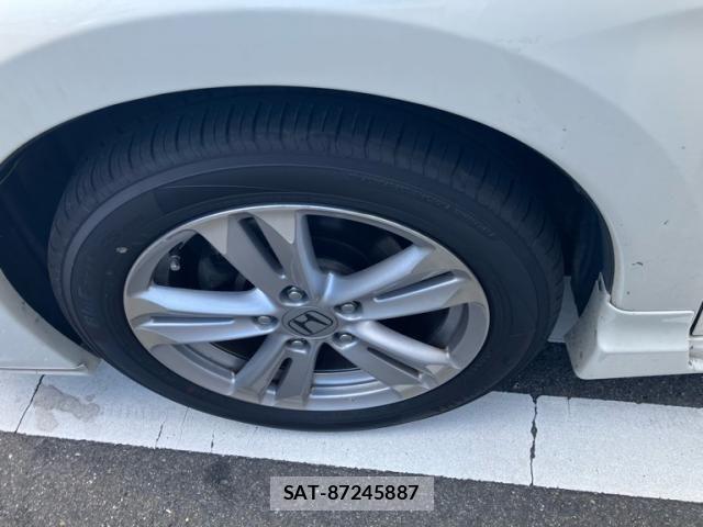Honda CR-Z 2011-03 8244942-5