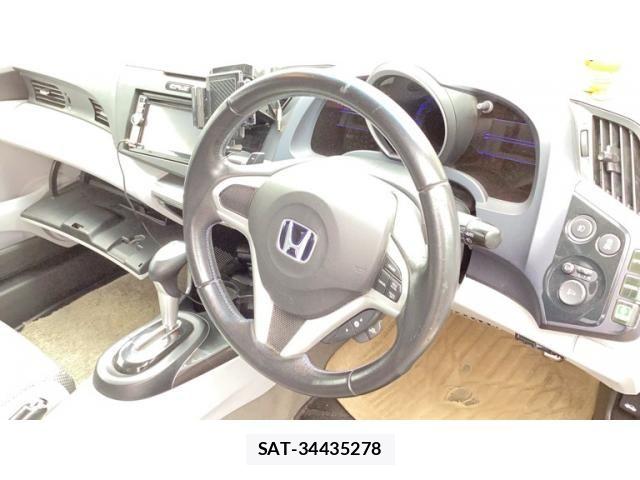 Honda CR-Z 2010-03 8335413-9