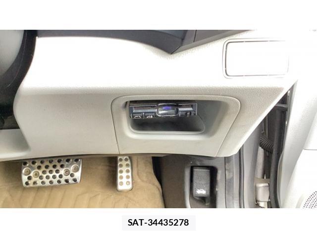 Honda CR-Z 2010-03 8335413-12