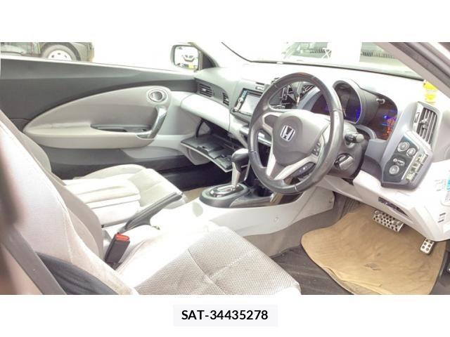 Honda CR-Z 2010-03 8335413-19