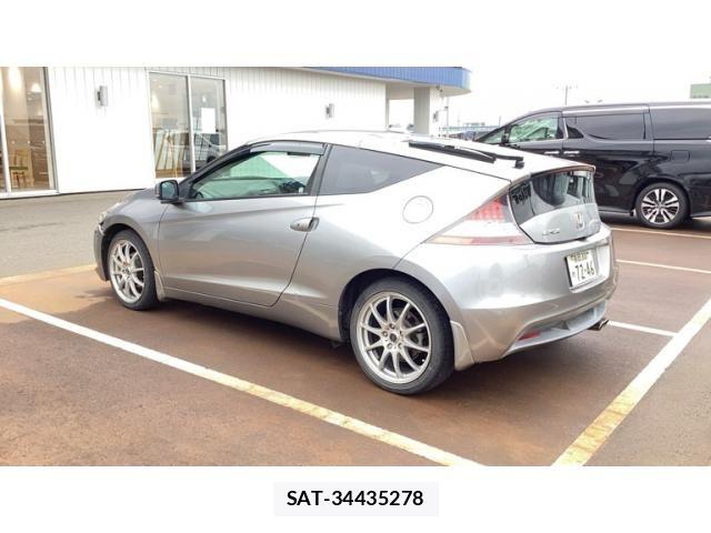 Honda CR-Z 2010-03 8335413-4