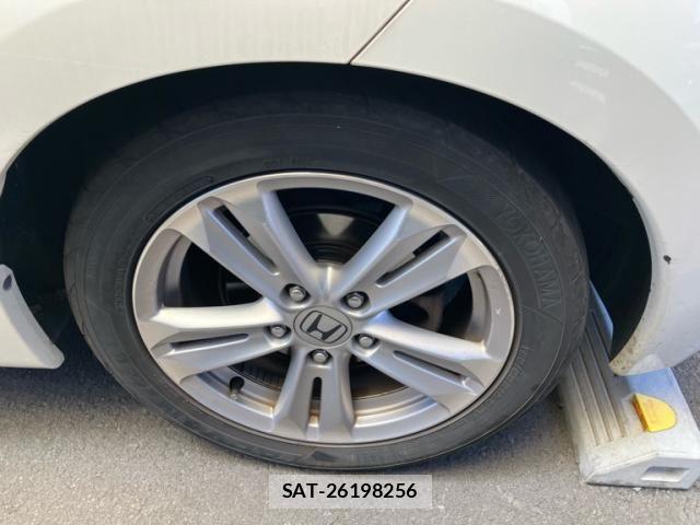 Honda CR-Z 2010-06 8335412-16