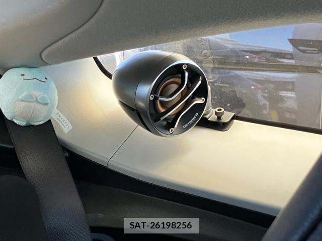 Honda CR-Z 2010-06 8335412-24