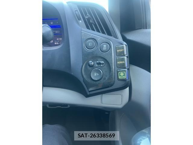 Honda CR-Z 2011-02 8354261-15