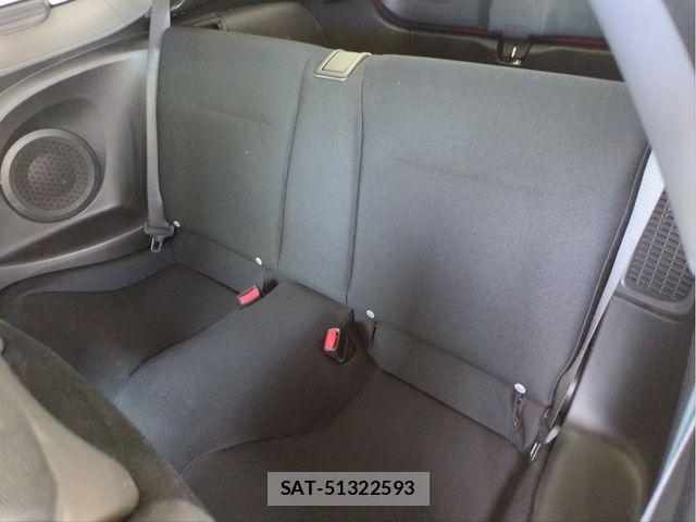 Honda CR-Z 2012-03 8411101-4
