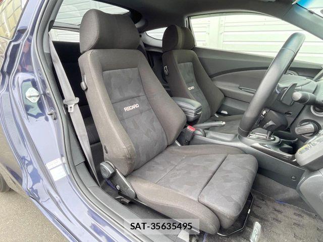 Honda CR-Z 2013-08 8438039-6