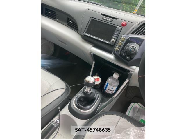 Honda CR-Z 2010-06 8457256-21