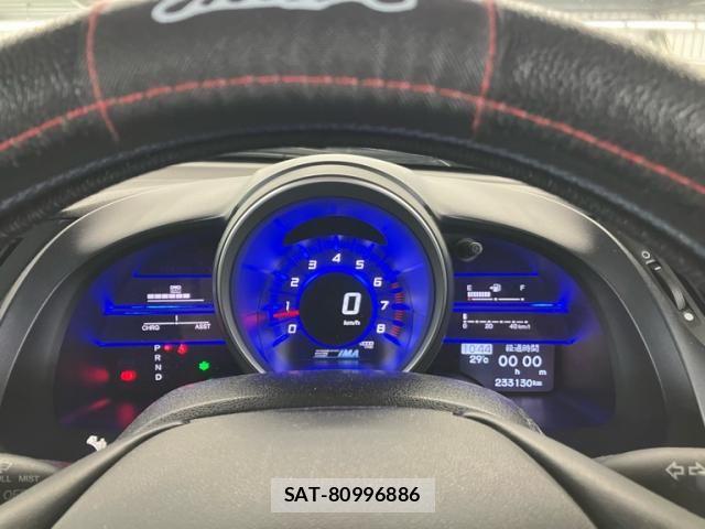 Honda CR-Z 2010-08 8658596-13