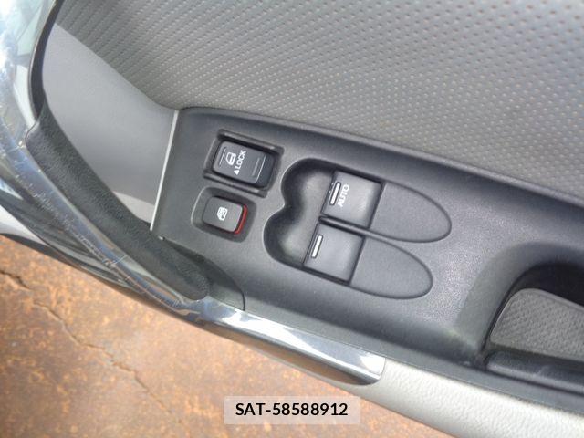 Honda CR-Z 2010-04 8685366-9