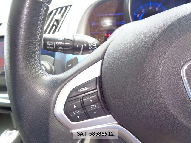 Honda CR-Z 2010-04 8685366-15