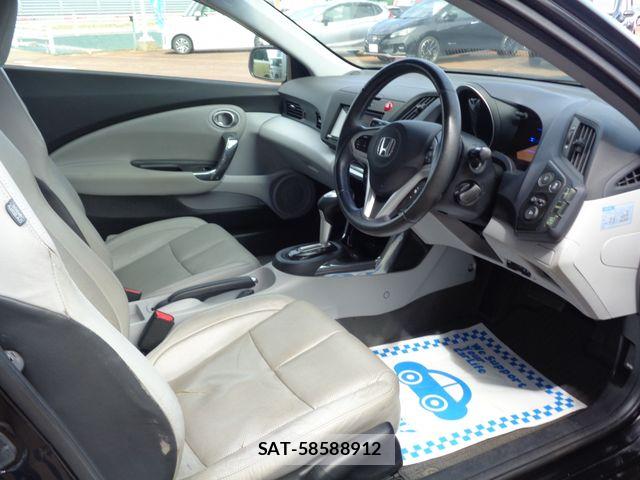 Honda CR-Z 2010-04 8685366-1
