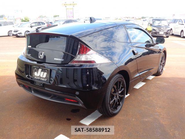 Honda CR-Z 2010-04 8685366-2