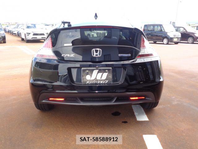Honda CR-Z 2010-04 8685366-6