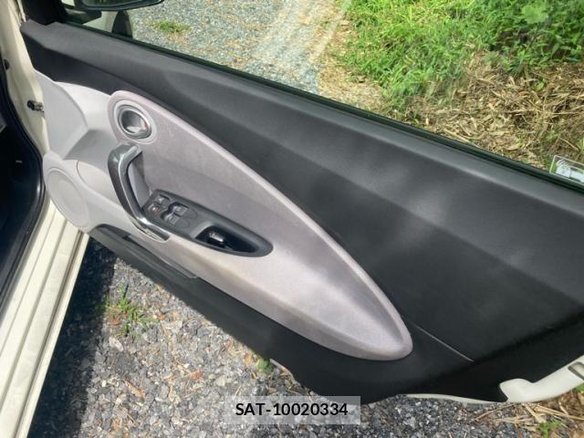 Honda CR-Z 2011-05 8741470-16