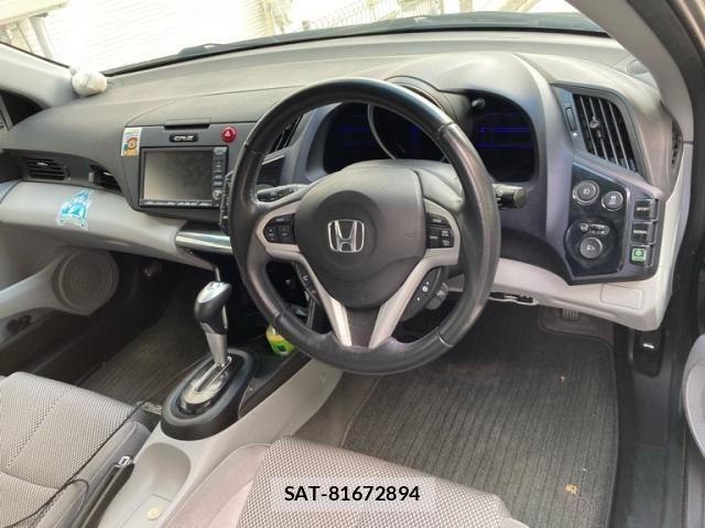 Honda CR-Z 2011-03 8741468-11