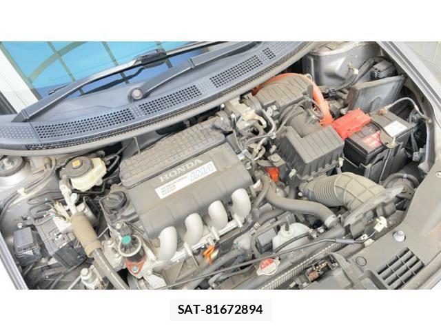 Honda CR-Z 2011-03 8741468-17