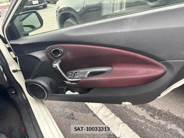 Honda CR-Z 2013-02 8741466-11
