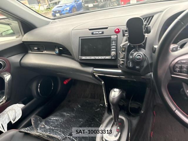 Honda CR-Z 2013-02 8741466-12