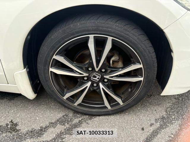 Honda CR-Z 2013-02 8741466-2