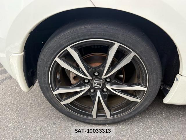 Honda CR-Z 2013-02 8741466-3