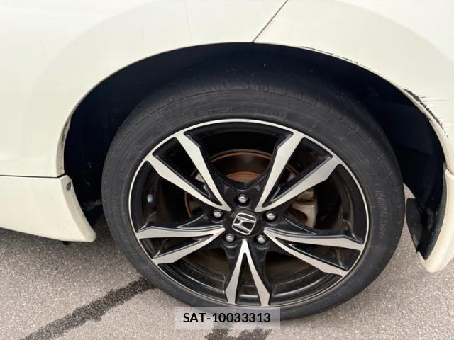Honda CR-Z 2013-02 8741466-4