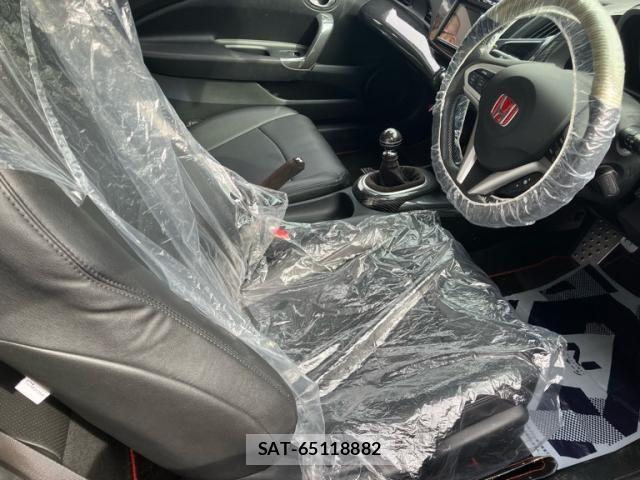 Honda CR-Z 2011-10 8741467-9