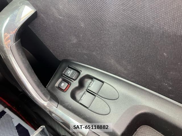 Honda CR-Z 2011-10 8741467-13